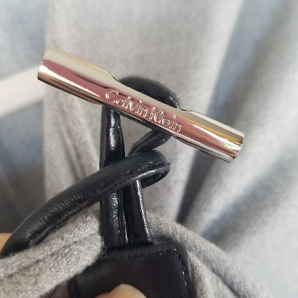 Calvin Klein Gray Flannel Wrap Scarf Poncho Toggle Close One Size Fits All - Picture 3 of 8